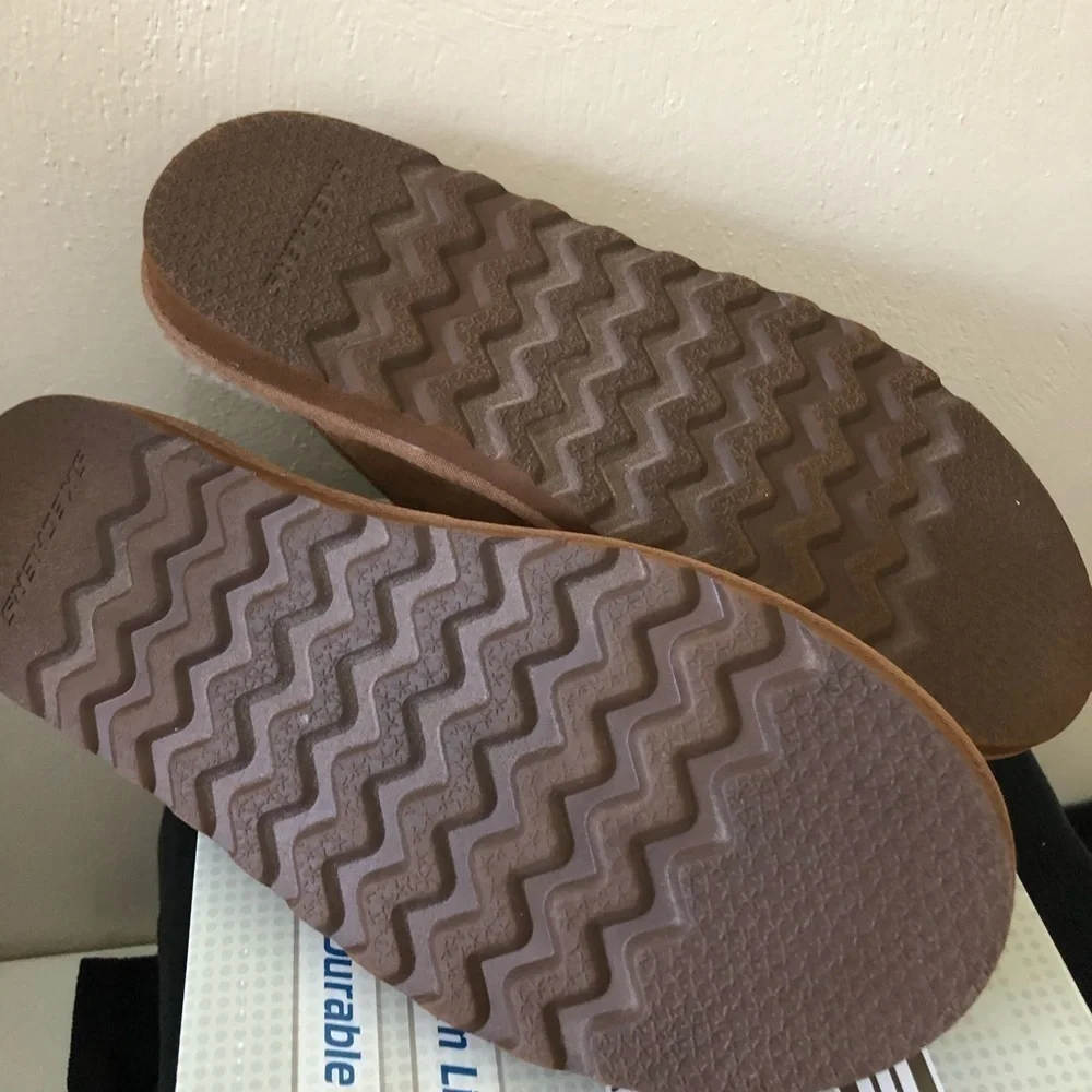 Skechers Relaxed Fit Memory Foam Slippers